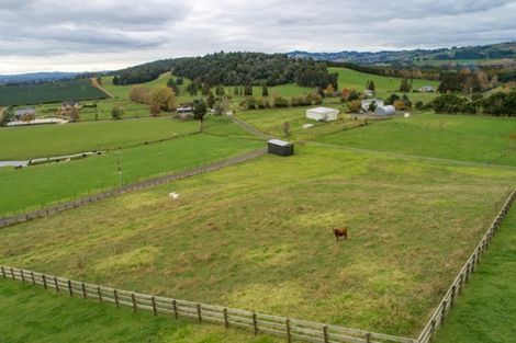 Photo of property in 143a Ingram Road, Bombay, Drury, 2579