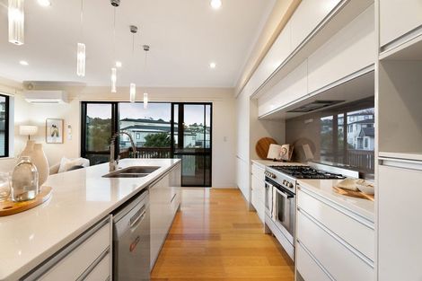 Photo of property in 43 Hornbill Drive, Fairview Heights, Auckland, 0632