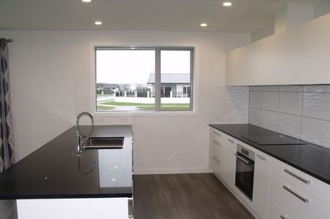 Photo of property in 19 Ruahine Road, Poraiti, Napier, 4112