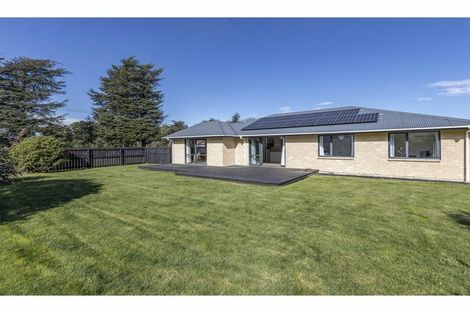 Photo of property in 107 High Street, Oxford, 7430