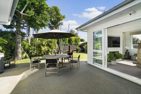 Photo of property in 24 Motuora Road, Manly, Whangaparaoa, 0930