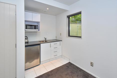 Photo of property in 21 Orinda Close, Botany Downs, Auckland, 2010