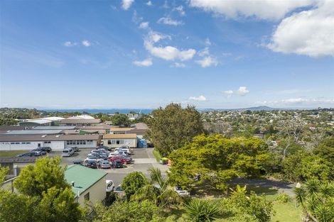 Photo of property in 763 East Coast Road, Northcross, Auckland, 0630