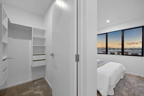 Photo of property in 33d Garadice Road, Rothesay Bay, Auckland, 0630