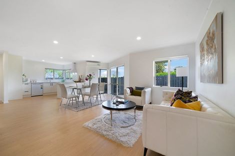 Photo of property in 5 Retreat Drive, Mangere, Auckland, 2022