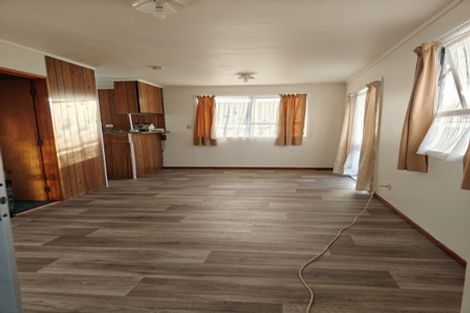 Photo of property in 5 Moncrieff Avenue, Clendon Park, Auckland, 2103