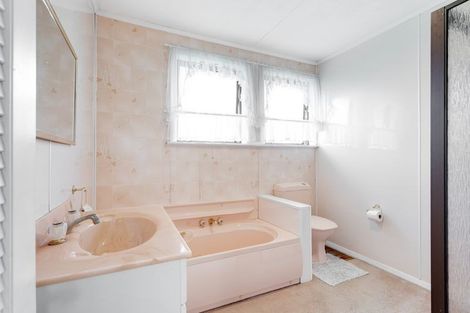 Photo of property in 15 Ruahine Street, Trentham, Upper Hutt, 5018