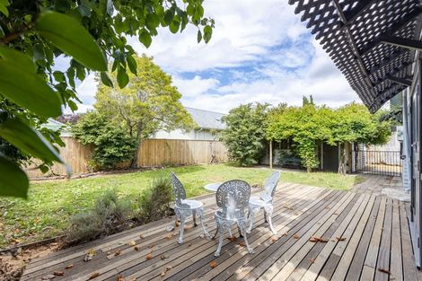 Photo of property in 7 Pirie Street, Palmerston North, 4410