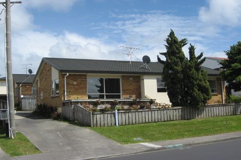 Photo of property in 3/926 Whangaparaoa Road, Manly, Whangaparaoa, 0930