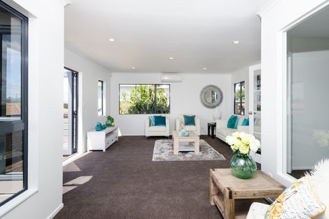 Photo of property in 14 Lesa Annis Place, Henderson, Auckland, 0612