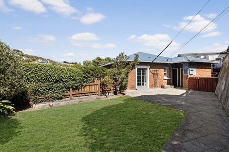 Photo of property in 44 Tio Tio Road, Miramar, Wellington, 6022