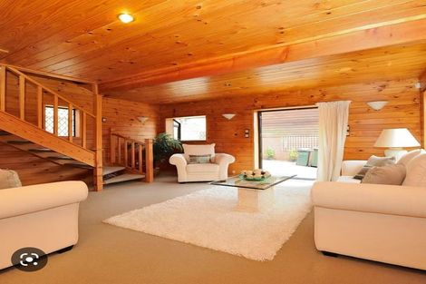 Photo of property in 2/170 Green Lane West, Greenlane, Auckland, 1051