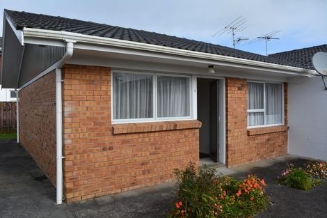 Photo of property in 8/318 Te Atatu Road, Te Atatu South, Auckland, 0610