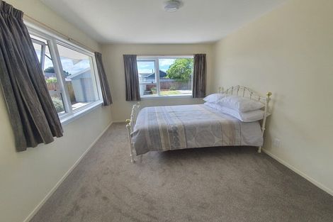 Photo of property in 150 Queenspark Drive, Parklands, Christchurch, 8083