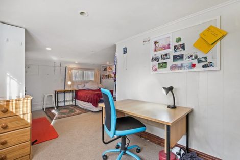 Photo of property in 27 Humphrey Kemp Avenue, Henderson, Auckland, 0612