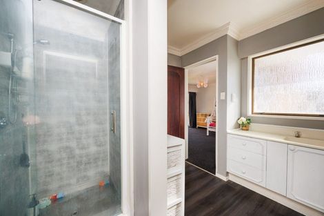 Photo of property in 18 Kentucky Way, Awapuni, Palmerston North, 4412