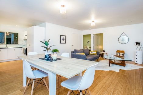 Photo of property in 17a Highland Avenue, Titirangi, Auckland, 0604