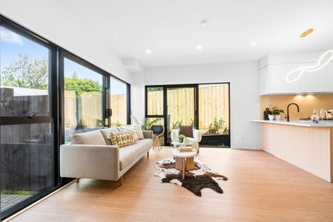 Photo of property in 101d Gossamer Drive, Pakuranga Heights, Auckland, 2010