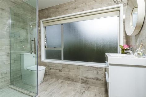 Photo of property in 271 East Coast Road, Mairangi Bay, Auckland, 0630