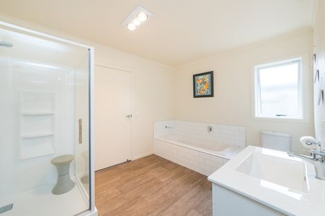 Photo of property in 10 Wescombe Grove, Feilding, 4702