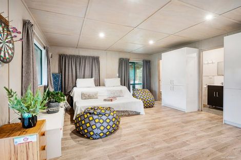 Photo of property in 10 Mackinnon Road, Manukau Heads, Waiuku, 2684