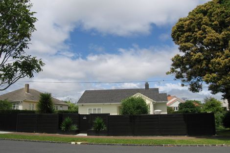 Photo of property in 50 Premier Avenue, Point Chevalier, Auckland, 1022
