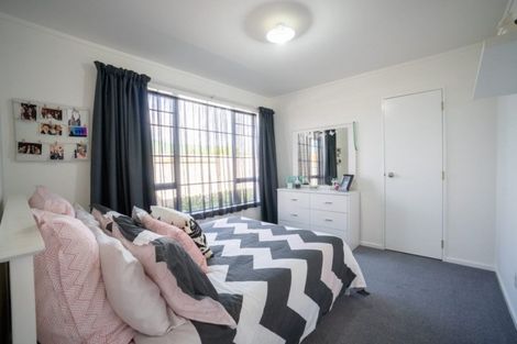 Photo of property in 8 Logan Place, Kelvin Grove, Palmerston North, 4414