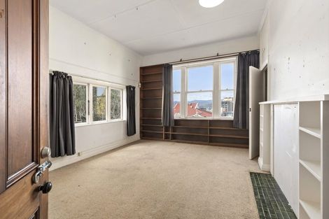 Photo of property in 18 Talavera Terrace, Kelburn, Wellington, 6012