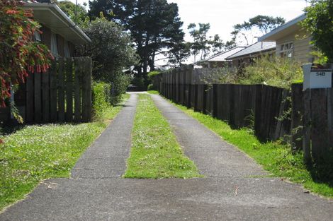 Photo of property in 2/2a Chipping Dale, Mangere Bridge, Auckland, 2022