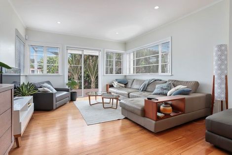 Photo of property in 2 Chatham Avenue, Mount Albert, Auckland, 1025