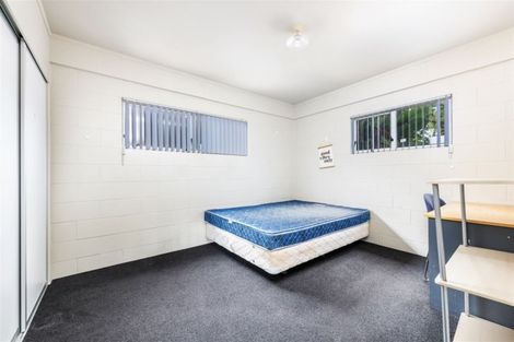 Photo of property in 201 Te Atatu Road, Te Atatu South, Auckland, 0610