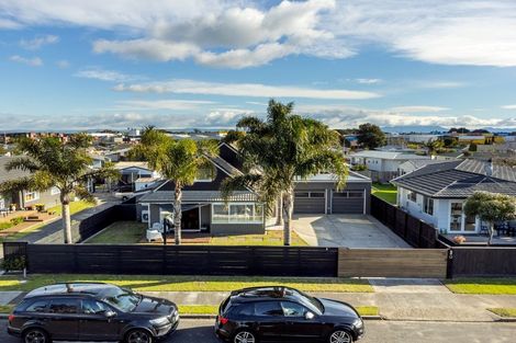 Photo of property in 12 Tudor Place, Mount Maunganui, 3116