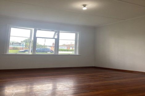 Photo of property in 5 Christina Avenue, Te Atatu South, Auckland, 0602