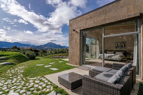 Photo of property in 18 Hidden Hills Drive, Wanaka, 9305