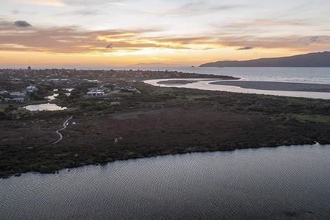 Photo of property in 116 Queens Road, Waikanae Beach, Waikanae, 5036