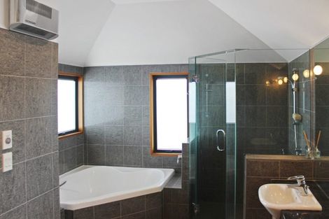 Photo of property in 50 Chateau Drive, Burnside, Christchurch, 8053