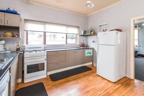 Photo of property in 51 Bamber Street, Castlecliff, Whanganui, 4501