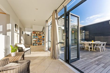 Photo of property in 68 Barrier View Road, Leigh, 0985