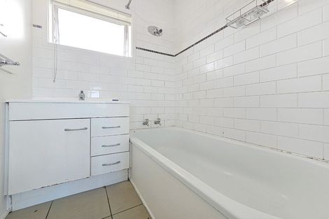 Photo of property in 1/79 Prince Regent Drive, Half Moon Bay, Auckland, 2012