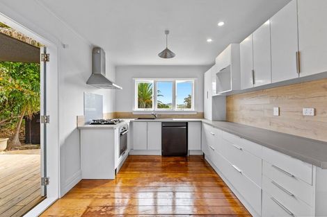 Photo of property in 12 Onewhero Road, Kaukapakapa, Warkworth, 0984