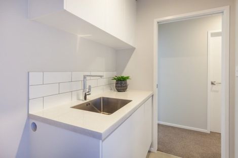 Photo of property in 16a Belt Road, Moturoa, New Plymouth, 4310