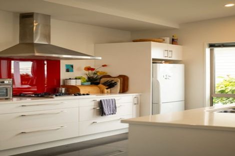 Photo of property in 29 Moncks Spur Road, Redcliffs, Christchurch, 8081