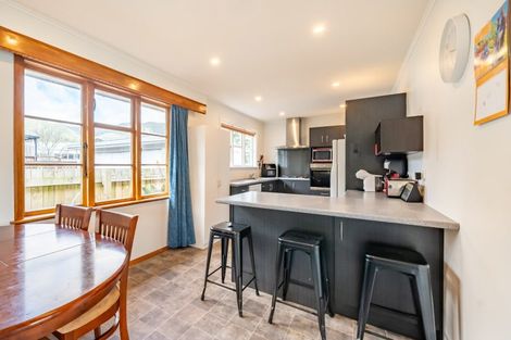 Photo of property in 36 Horoeka Street, Stokes Valley, Lower Hutt, 5019