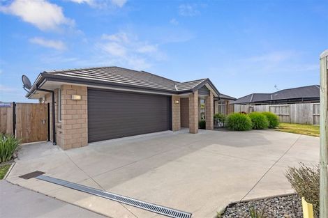 Photo of property in 21 Naeo Close, Papamoa Beach, Papamoa, 3118
