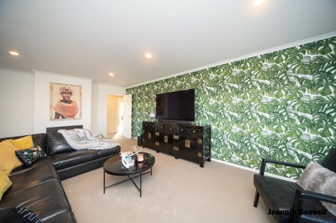 Photo of property in 8 Medallion Court, Kelvin Grove, Palmerston North, 4414