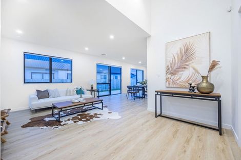 Photo of property in 5 Cutfield Lane, Kumeu, 0810