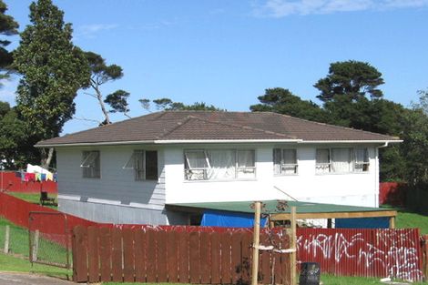 Photo of property in 14 Hanui Place, Massey, Auckland, 0614