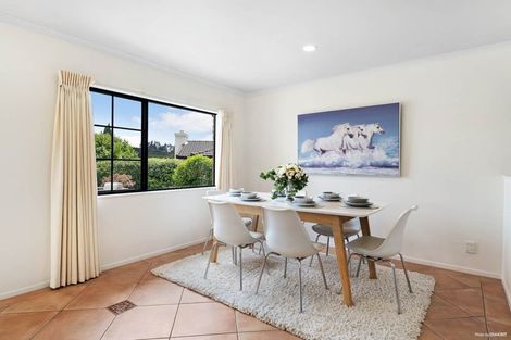 Photo of property in 10 Byblos Place, The Gardens, Auckland, 2105