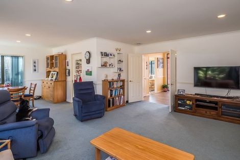 Photo of property in 11 Takahe Drive, Paraparaumu Beach, Paraparaumu, 5032