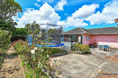Photo of property in 11 Staines Avenue, Mangere East, Auckland, 2024